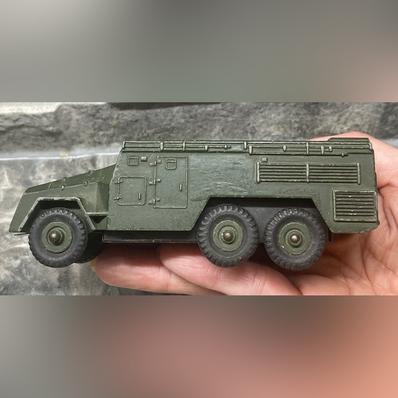 Dinky Toys 677, Armoured Command Vehicle, Produced 1957 - 1962, Made in England - Picture 8 of 9